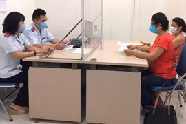 Thanh tra Sở Thông tin và Truyền thông TP Hà Nội làm việc với đại diện Công ty TNHH Hướng tới Minh bạch. (Nguồn: Sở TT-TT Hà Nội)