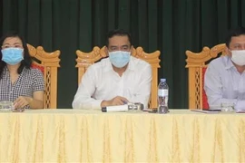 Chủ tịch UBND tỉnh Hà Tĩnh Võ Trọng Hải (giữa) chủ trì cuộc họp. (Ảnh: TTXVN phát)