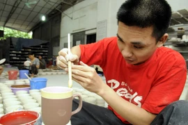 Lễ hội được tổ chức nhằm tôn vinh nghề gốm truyền thống. (Ảnh minh họa: TTXVN)