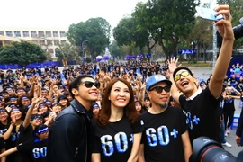 Các gương mặt Đại sứ của Chiến dịch Giờ Trái Đất năm 2017 tại Việt Nam. (Ảnh: Ngọc Hà/TTXVN)
