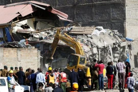 Hiện trường vụ sập chung cư. (Nguồn: Reuters)