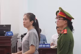 Bị cáo Nguyễn Ngọc Như Quỳnh trước vành móng ngựa. (Ảnh: Tiên Minh/TTXVN)