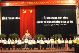Truy tặng danh hiệu Bà mẹ Việt Nam Anh hùng. (Ảnh: Khiếu Tư/TTXVN)