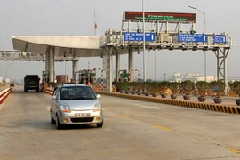 Trạm thu phí Quốc lộ 32, đoạn qua huyện Tam Nông. (Ảnh: Trung Kiên/TTXVN) 