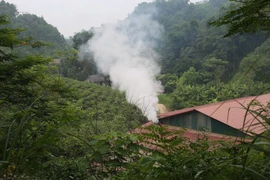 Cơ sở sản xuất than sinh học. (Ảnh: Tuấn Anh/Vietnam+)