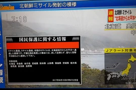 Hình ảnh về vụ phóng tên lửa của Triều Tiên do Đài NHK của Nhật Bản đăng phát ngày 15/9. (Nguồn: Yonhap/TTXVN)