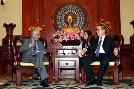 Bí thư Thành ủy Thành phố Hồ Chí Minh Nguyễn Thiện Nhân có buổi tiếp ông Kanal Malhatra Điều phối viên thường trú Liên hợp quốc tại Việt Nam. (Ảnh: Thanh Vũ/TTXVN)