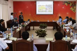 Quang cảnh buổi làm việc. (Ảnh: Công Mạo/TTXVN)