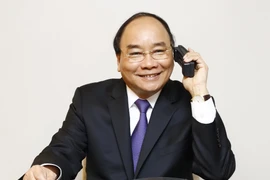 Thủ tướng Nguyễn Xuân Phúc điện đàm với Thượng nghị sỹ Bob Corker, Chủ tịch Ủy ban Đối ngoại Thượng viện Hoa Kỳ. (Ảnh: Thống Nhất/TTXVN)