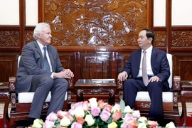 Chủ tịch nước Trần Đại Quang tiếp Chủ tịch Tập đoàn General Electric của Hoa Kỳ, ông Jeffrey Immelt. (Ảnh: Nhan Sáng/TTXVN)