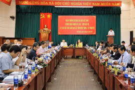 Đoàn trưởng các Cơ quan đại diện Việt Nam ở nước ngoài làm việc với lãnh đạo các tỉnh miền Trung-Tây Nguyên. (Ảnh: Ngọc Minh/TTXVN)