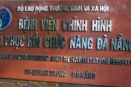 Bệnh viện Đà Nẵng hỗ trợ thương binh và người tàn tật ở Lào