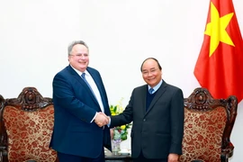 Thủ tướng Nguyễn Xuân Phúc tiếp Bộ trưởng Ngoại giao Hy Lạp Nikos Kotzias đang thăm chính thức Việt Nam. (Ảnh: Thống Nhất/TTXVN)