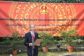 Đại sứ Việt Nam tại Argentina Đặng Xuân Dũng phát biểu tại buổi lễ Quốc khánh 2/9. (Ảnh: Diệu Hương/Vietnam+)