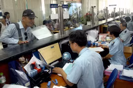Làm thủ tục hải quan. (Nguồn: TTXVN)