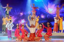 Một tiết mục múa chào mừng tại lễ khai mạc. (Ảnh: An Hiếu/TTXVN)