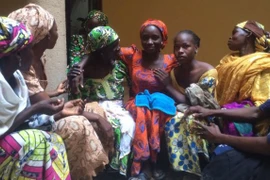 Những nữ sinh được Boko Haram thả sau khi bị bắt cóc. (Nguồn: BBC)