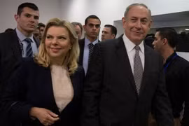 Thủ tướng Israel Benjamin Netanyahu và vợ. (Nguồn: Reuters)