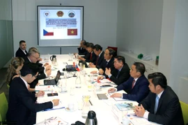 Buổi làm việc giữa Đoàn cán bộ và doanh nghiệp tỉnh Gia Lai với Phòng Kinh tế Séc. (Nguồn: Trần Quang Vinh)