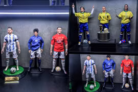 Người hâm mộ có thể sở hữu 'phiên bản mini' của các ngôi sao bóng đá như Messi, Ronaldo... trong mùa World Cup năm nay. (Ảnh: NVCC)