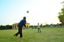 [Photo] Ông bầu đầu tiên ươm mầm vàng cho bóng đá nữ Việt Nam 