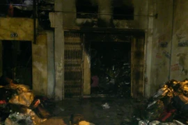 Hà Nội: Hỏa hoạn sát đền Bà Kiệu, thiêu rụi cửa hàng túi xách