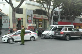 [Photo] Porsche gây tai nạn liên hoàn, 1 lái xe bị thương