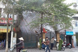 Hà Nội: Hai công nhân bị thương nặng khi đang phá dỡ công trình 