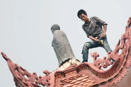 Tại cơ quan công an, Trường khai do bạn bè rủ rê sử dụng ma túy đá nên mới có hành động như vậy. (Ảnh: Cộng tác viên)