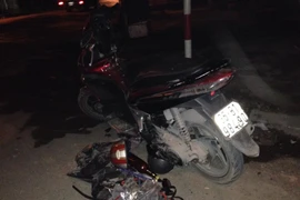 Rượu say đâm vào tường văng ra hàng chục mét, 2 người nguy kịch