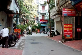 Con ngõ nằm trong phố Hoàng Cầu, nơi xảy ra vụ việc. (Ảnh: Cộng tác viên)