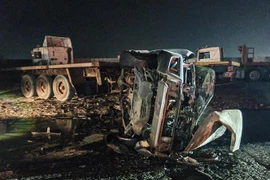 Hiện trường một vụ đánh bom xe tại Aden, Yemen, ngày 23/3. (Ảnh: AFP/ TTXVN)