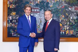 Bộ trưởng Bộ Công an Tô Lâm tiếp Ngài John Kerry. (Ảnh: Phạm Kiên/TTXVN)