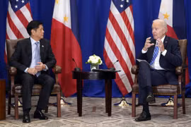 Tổng thống Mỹ Joe Biden và người đồng cấp Philippines Ferdinand Marcos. (Nguồn: AP)