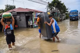 [Video] Sức mạnh kinh hoàng của siêu bão Noru khi đi qua Philippines