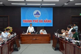 UBND thành phố Đà Nẵng tổ chức họp trực tuyến nhằm ứng phó khẩn cấp, rà soát công tác chuẩn bị ứng phó với cơn bão số 4 (bão Noru). (Ảnh: Quốc Dũng/TTXVN)
