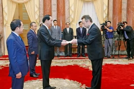 Chủ tịch nước Trần Đại Quang tiếp Ngài Vitezslav Grepl, Đại sứ Đặc mệnh toàn quyền Cộng hòa Séc tại Việt Nam đến trình Quốc thư. (Ảnh: Nhan Sáng/TTXVN)