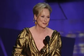 Nữ diễn viên Meryl Streep đã đoạt giải Nữ diễn viên chính xuất sắc nhất trong phim "The Iron Lady" tại lễ trao giải. (Ảnh: AFP/TTXVN)