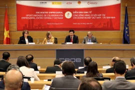 Phó Thủ tướng, Bộ trưởng Ngoại giao Phạm Bình Minh đang phát biểu tại Diễn đàn. (Ảnh: Ngự Bình/TTXVN)