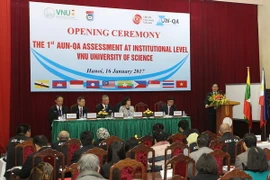 Quang cảnh lễ khai mạc Kiểm định chất lượng giáo dục trường Đại học Khoa học Tự nhiên thuộc Đại học quốc gia Hà Nội theo tiêu chuẩn Mạng lưới các trường Đại học Đông Nam Á. (Ảnh: Quốc Khánh/TTXVN)