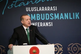 Tổng thống Thổ Nhĩ Kỳ Tayyip Erdogan trong bài phát biểu tại Istanbul ngày 25/9. (Ảnh: AFP/TTXVN)
