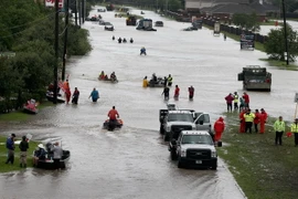Ngập lụt ở Houston ngày 29/8. (Ảnh: AFP/TTXVN)