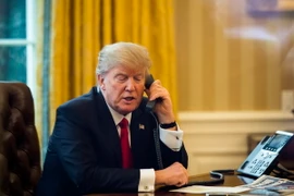 Tổng thống Mỹ Donald Trump điện đàm từ Washington, DC ngày 29/1 vừa qua. (Ảnh: EPA/TTXVN)