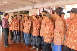 Ngư dân Việt Nam được Indonesia trao trả. (Ảnh: Đỗ Quyên/Vietnam+)