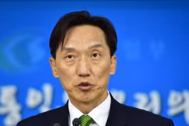 Người phát ngôn Bộ Thống nhất Hàn Quốc Lee Duk-Haeng. (Ảnh: AFP/TTXVN)