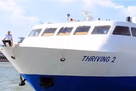Phà cao tốc chất lượng cao chở người và phương tiện từ Hà Tiên đi Phú Quốc. (Ảnh: Lê Sen/TTXVN)