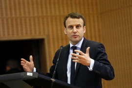 Ứng cử viên Tổng thống Pháp Emmanuel Macron trong một cuộc vận động tranh cử ở Lille ngày 14/3. (Ảnh: EPA/TTXVN)