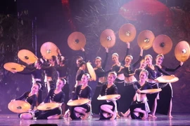 Một tiết mục biểu diễn trong đêm khai mạc Liên hoan. (Ảnh: Ninh Đức Phương/TTXVN)