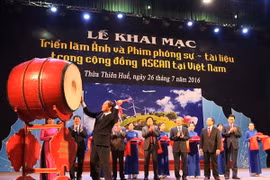 Triển lãm ảnh và phim phóng sự-tài liệu trong Cộng đồng ASEAN 2017