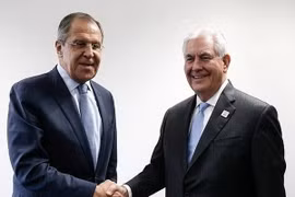 Ngoại trưởng Nga Sergei Lavrov và người đồng cấp Mỹ Rex Tillerson. (Nguồn: TASS)